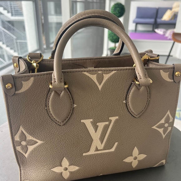 LV Dove Gray/Cream leather micro-bag - Picture 1 of 3